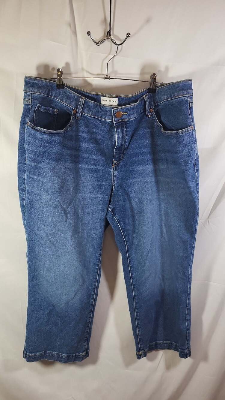 Lane Bryant Flex Magic Waistband Mid Rise Cropped Jeans Plus Size 22